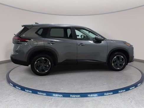 Used 2025 Nissan Rogue SV AWD/4WD image 5