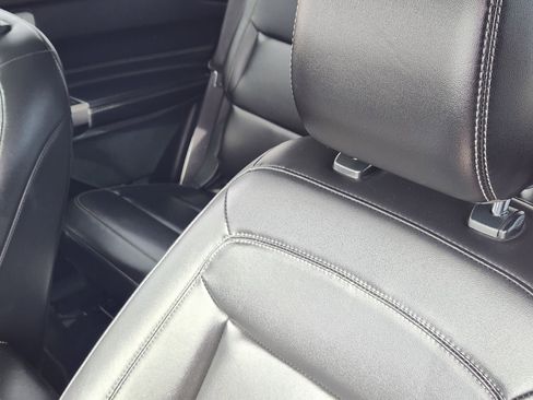 Used 2023 Ford Explorer XLT w/ Equipment Group 202A image 17