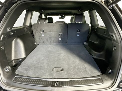 Used 2023 Jeep Grand Cherokee Altitude image 32