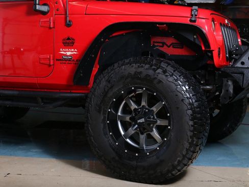 Used 2015 Jeep Wrangler Unlimited Sahara AWD/4WD image 5
