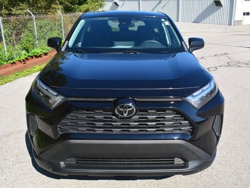 Used 2023 Toyota RAV4 LE AWD/4WD image 2
