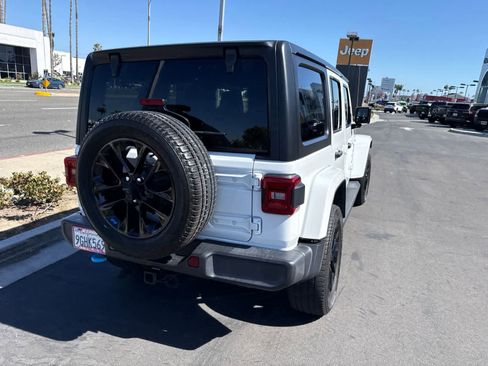 Used 2023 Jeep Wrangler Unlimited Sahara AWD/4WD image 15
