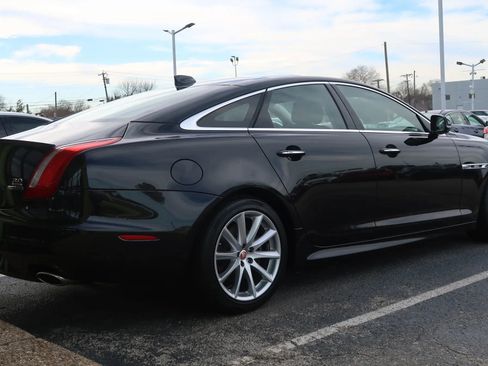 Used 2016 Jaguar XJ R-Sport image 10