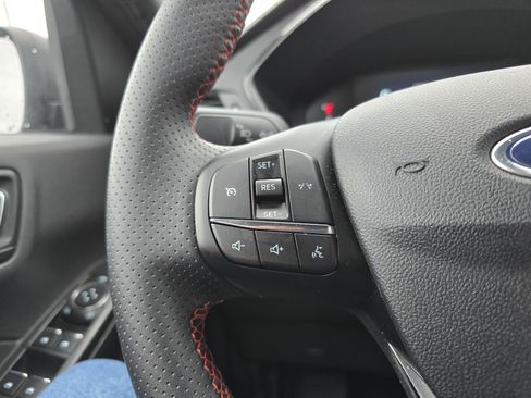 Used 2025 Ford Escape ST-Line image 19