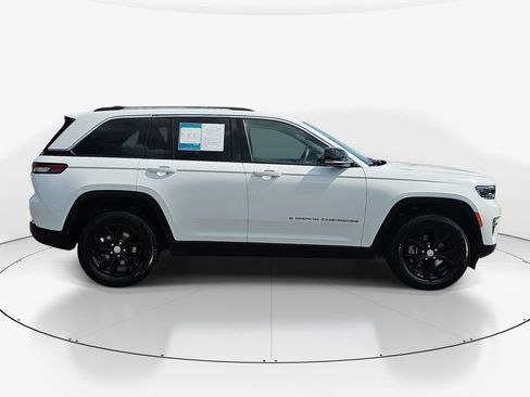 Used 2023 Jeep Grand Cherokee Limited AWD/4WD image 5