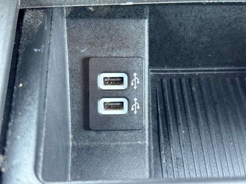 Used 2017 Ford F150 XLT w/ Equipment Group 302A Luxury AWD/4WD image 30