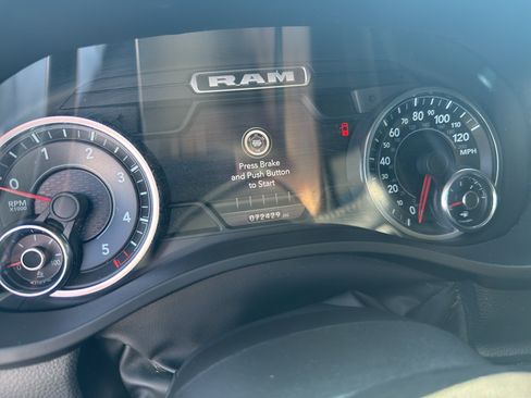 Used 2022 RAM 1500 Laramie AWD/4WD image 4