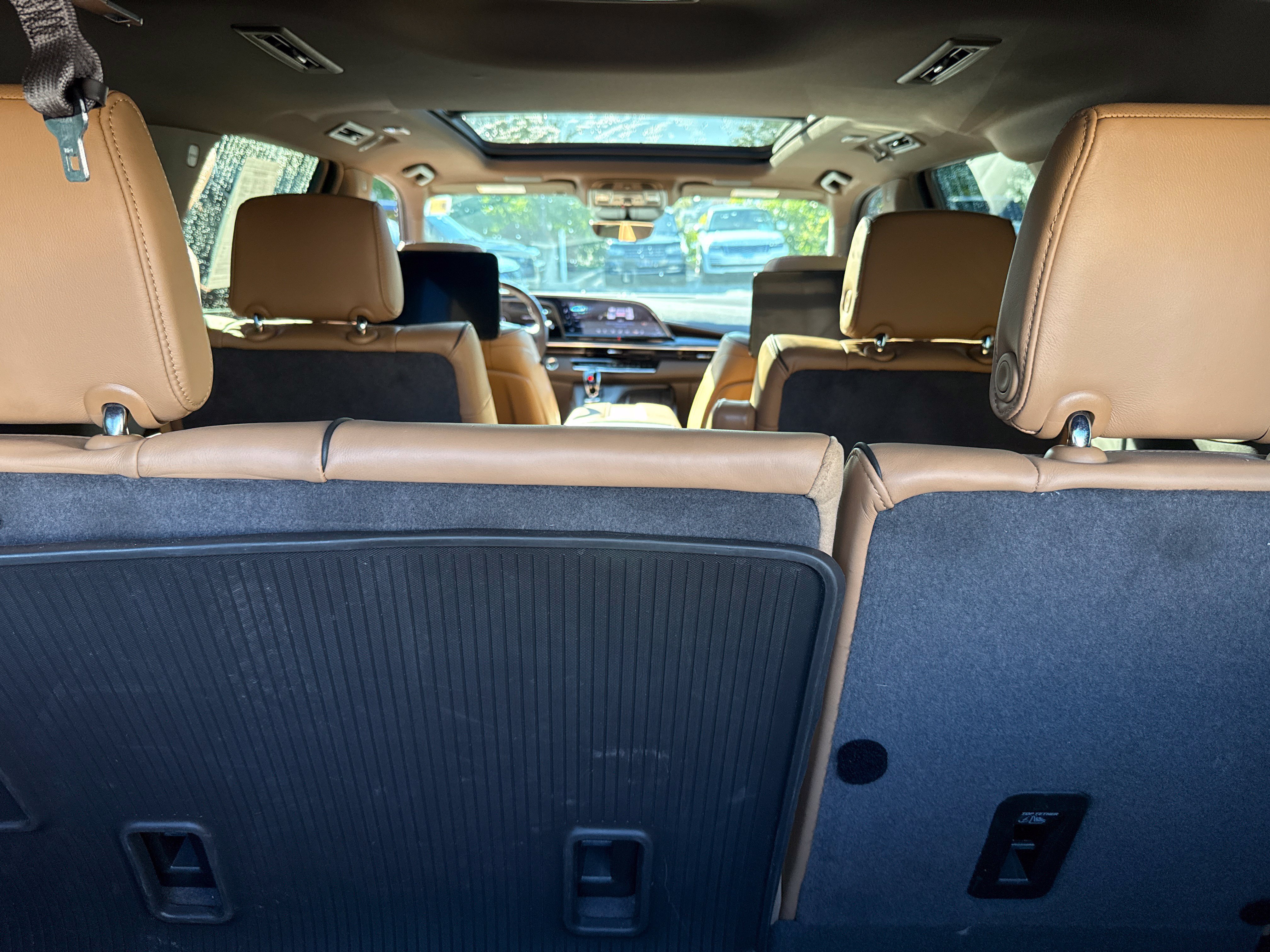 Used 2023 Cadillac Escalade Sport w/ LPO, ONYX Package AWD/4WD image 15