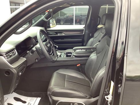 Used 2022 Jeep Wagoneer Series II image 11