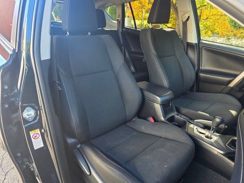Used 2018 Toyota RAV4 XLE w/ Plus Extra Value Package AWD/4WD image 33