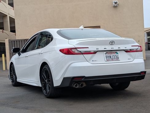 Used 2026 Toyota Camry SE w/ Convenience Package FWD image 12