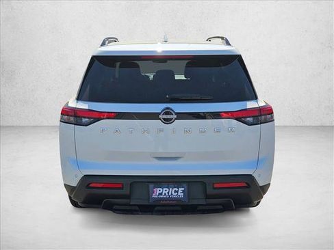 Used 2025 Nissan Pathfinder SV image 7