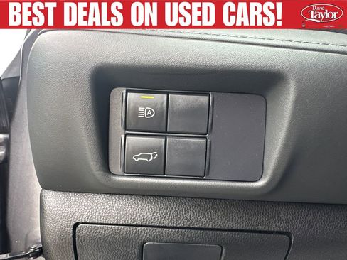 Used 2021 Toyota Highlander XLE AWD/4WD image 22