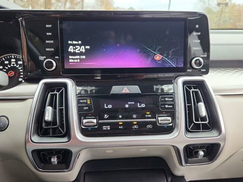 Used 2023 Kia Sorento EX image 24