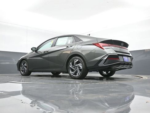 New 2026 Hyundai Elantra Limited image 40