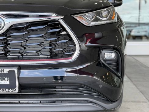 New 2026 Toyota Highlander Limited AWD/4WD image 5