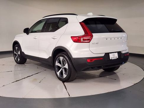 Certified 2026 Volvo XC40 B5 Plus AWD/4WD image 6