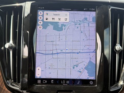 Used 2023 Volvo XC60 B5 Plus w/ Protection Package Premier image 26