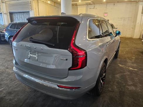 Certified 2025 Volvo XC90 B5 Core AWD/4WD image 4