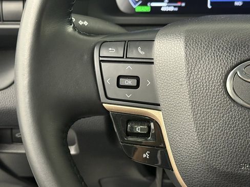 Used 2023 Toyota Crown XLE image 20