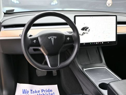 Used 2023 Tesla Model Y Long Range AWD/4WD image 18