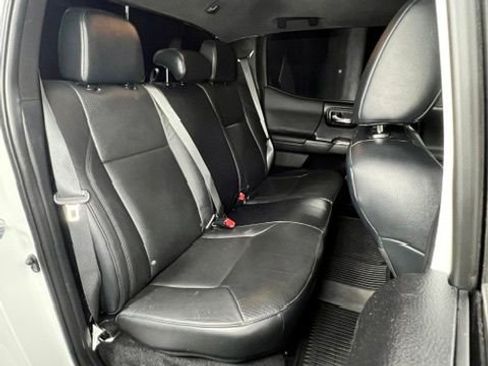 Used 2021 Toyota Tacoma TRD Sport w/ TRD Premium Sport Package AWD/4WD image 10