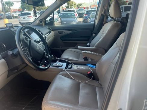 Used 2017 Honda Pilot Elite image 8