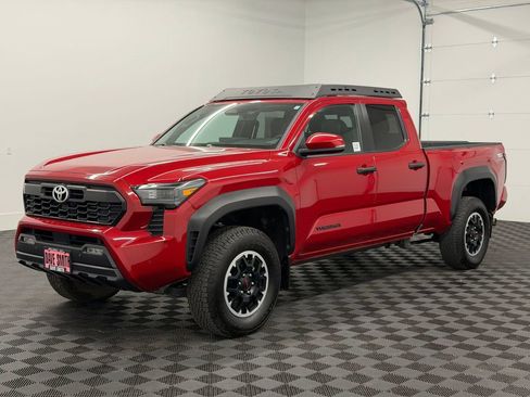 Used 2024 Toyota Tacoma TRD Off-Road w/ TRD Off Road Upgrade Package AWD/4WD image 1