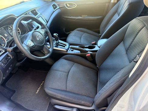 Used 2019 Nissan Sentra SR FWD image 17