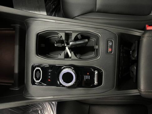 Used 2026 Jeep Cherokee Limited AWD/4WD image 24