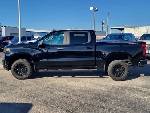 Used 2022 Chevrolet Silverado 1500 Custom Trail Boss w/ LPO, Dark Essentials Package image 2