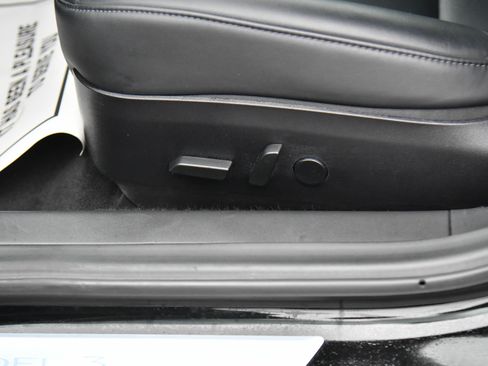 Used 2019 Tesla Model 3 Standard Range image 16