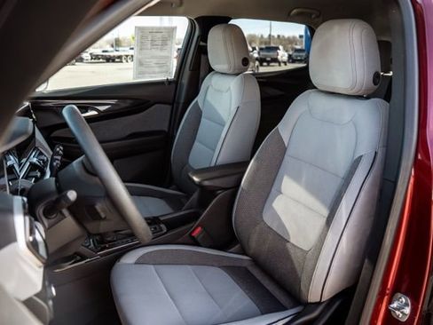 Used 2025 Chevrolet TrailBlazer LT image 27