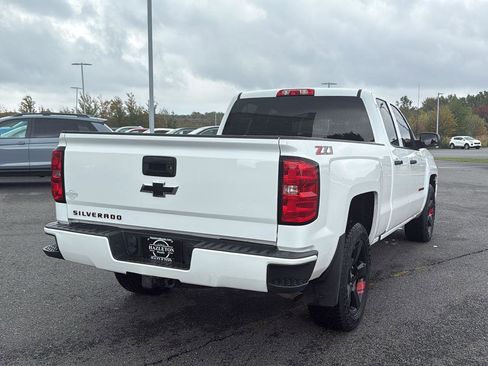 Used 2018 Chevrolet Silverado 1500 LT w/ Redline Edition image 7