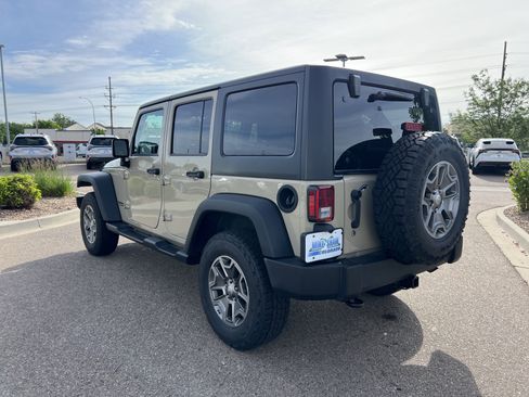 Used 2017 Jeep Wrangler Unlimited Rubicon w/ Connectivity Group AWD/4WD image 11