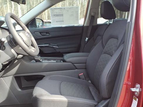 New 2026 Nissan Pathfinder SV image 9