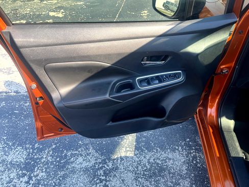 Used 2021 Nissan Versa SR w/ Trunk Package image 11