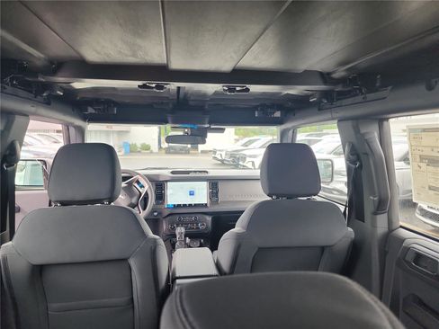 New 2025 Ford Bronco 4-Door image 19