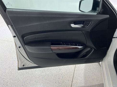 Used 2017 Acura TLX V6 w/ Technology Package image 23