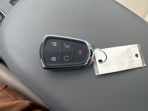 Used 2021 Cadillac XT6 Premium Luxury image 28