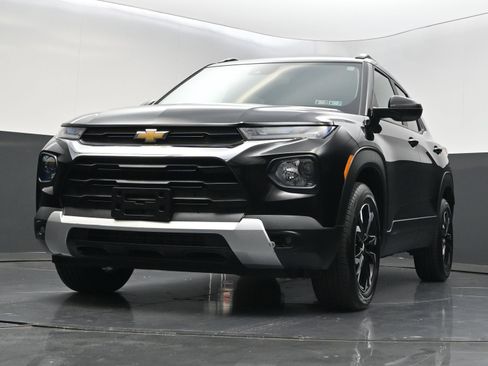 Used 2021 Chevrolet TrailBlazer LT w/ Premium Seating Package AWD/4WD image 37