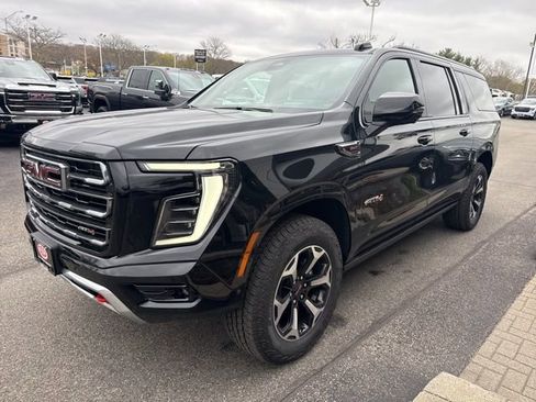 New 2025 GMC Yukon XL AT4 w/ AT4 Premium Plus Package AWD/4WD image 3
