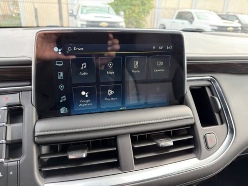 Used 2024 Chevrolet Tahoe Z71 w/ Luxury Package image 34