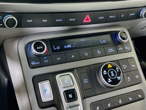 Used 2023 Hyundai Palisade SEL w/ Premium Package AWD/4WD image 16