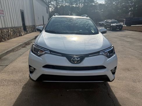 Used 2018 Toyota RAV4 Limited image 2