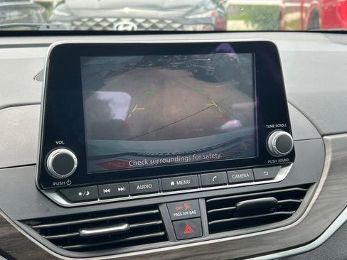 Used 2025 Nissan Altima 2.5 SV FWD image 28