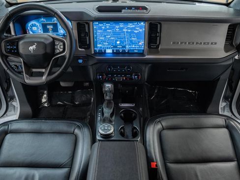 Used 2025 Ford Bronco Outer Banks image 27