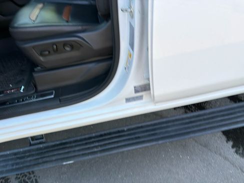Used 2024 GMC Sierra 3500 AT4 w/ AT4 Premium Plus Package AWD/4WD image 9