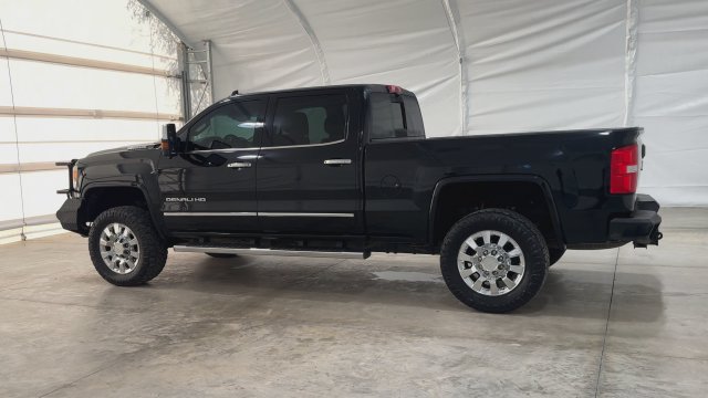 Used 2017 GMC Sierra 2500 Denali w/ Duramax Plus Package AWD/4WD image 2