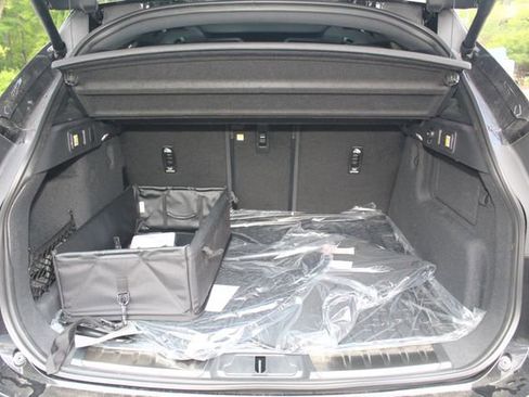 New 2026 Jaguar F-PACE R-Dynamic S image 12